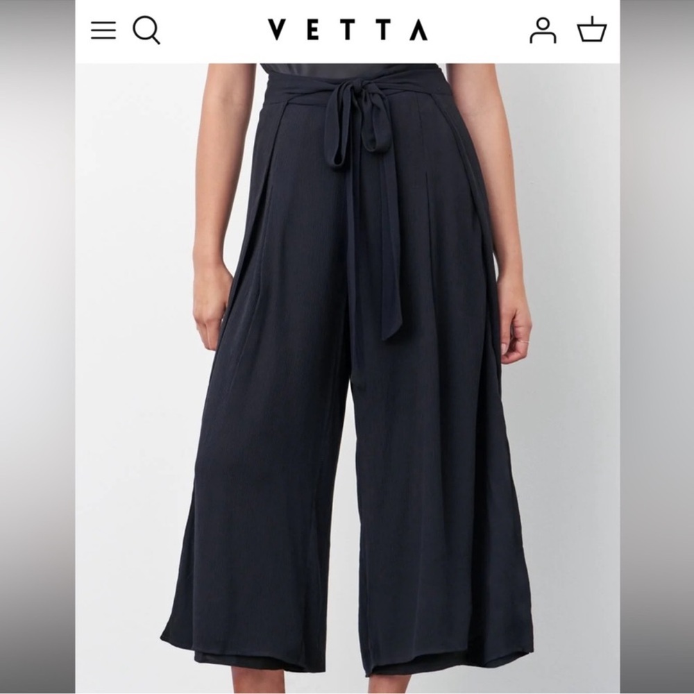 VETTA Black Wide-Leg Pants with Tie Waist